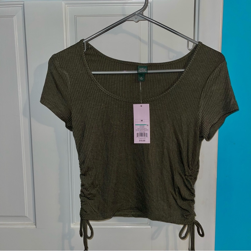 Fitted tee